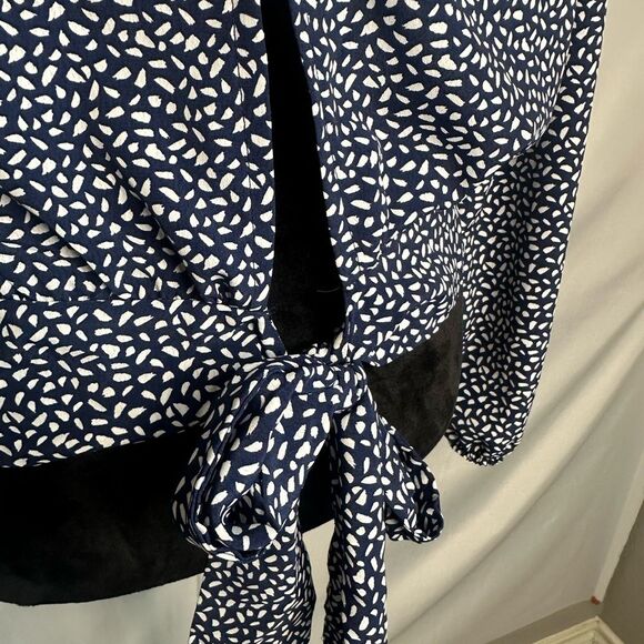 MILEY+MOLLY Surplice Tie Back long sleeve loose fit blouse top. Navy/white Large - Picture 8 of 11